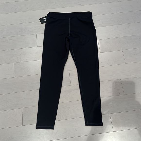 NWT Girls Gray Under Armour Leggings - size Large - Picture 6 of 6